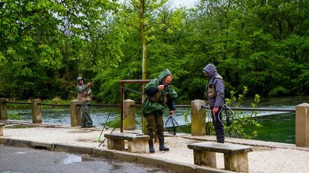 Fishers at L'Isle sur La Sorgue