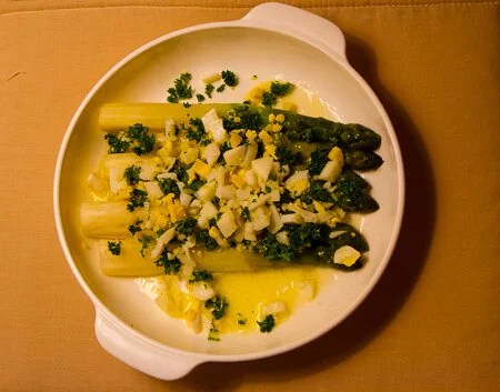 White asparagus a la Flamande - Dinner at home