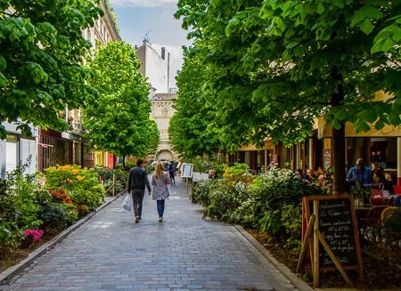 Street in the Marais 