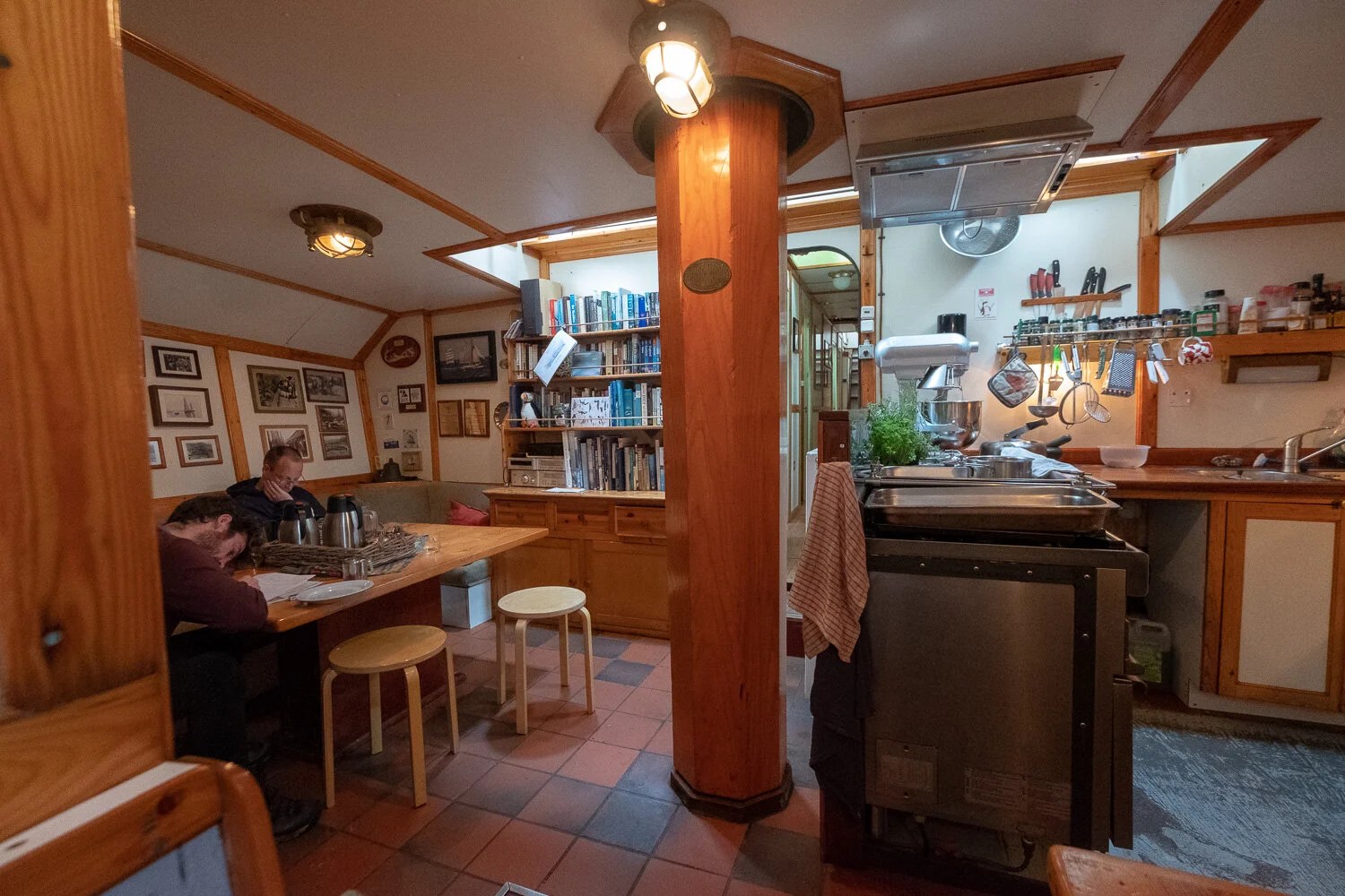  Starboard side of the galley. It’s amazing to think that in this relatively small space food for 15 people is prepared and served. 