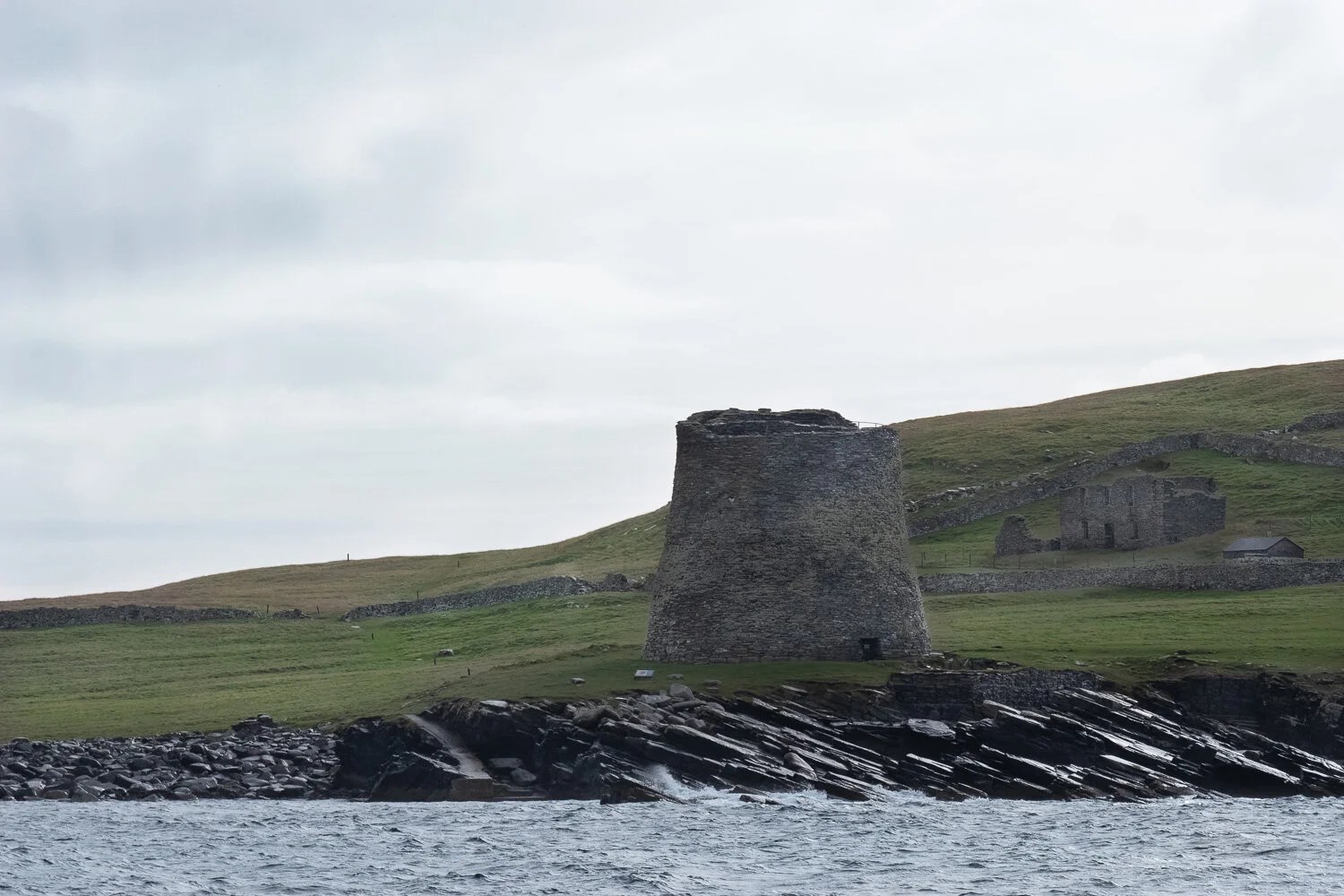  Ruined manor farm, Shetlands 