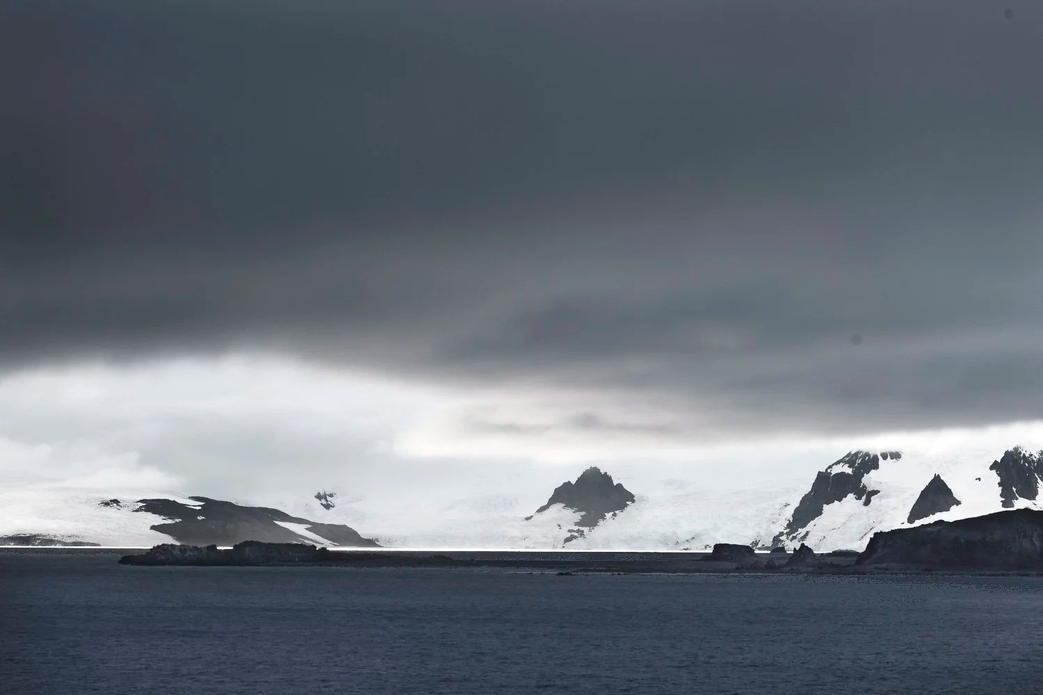 Antarctic Seascape 